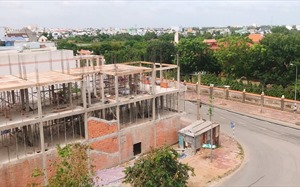 Sốt đất lan về miền Tây