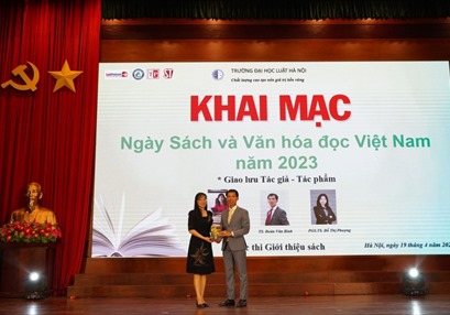 LS.TS. Đoàn Văn Bình tham dự ngày hội Sách và Văn hóa đọc Việt Nam năm 2023 tại Trường Đại học Luật Hà Nội