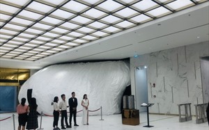 "Metamorphosis" art exhibition opens at LIM Tower 3 in Ho Chi Minh City