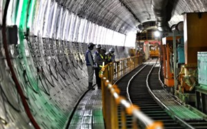 Chủ tịch TP.HCM "kêu cứu" trung ương về Metro