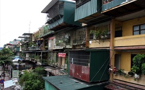 Hanoi to rebuild 30 old apartment buildings